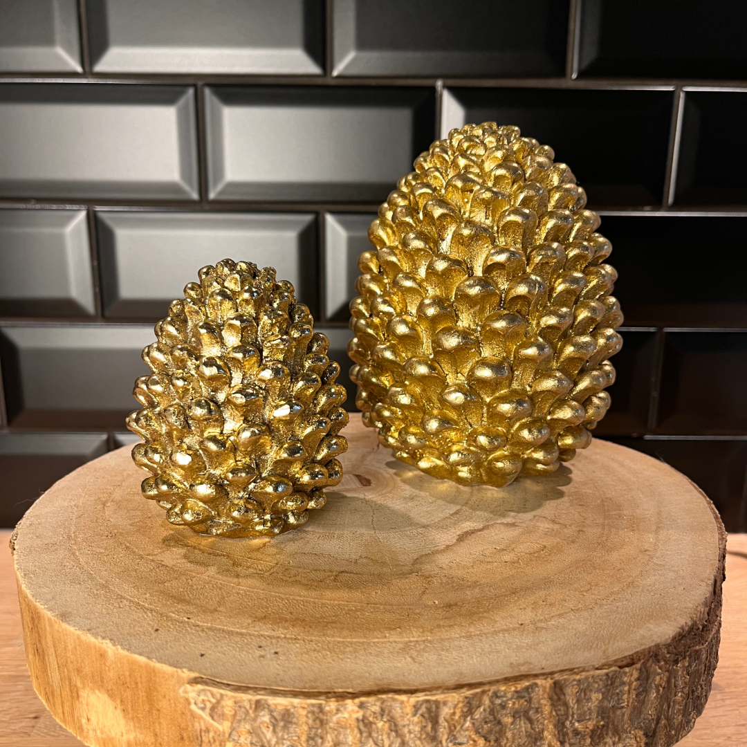 Figurine Pomme de pin or